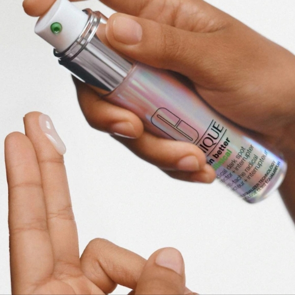 NIB Clinique Even Better Clinical Radical Dark Spot Corrector & Interrupter - Picture 5 of 8